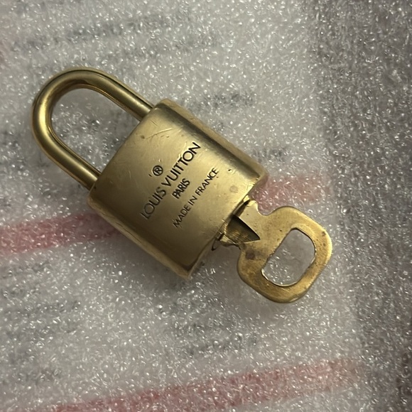 Louis Vuitton brass lockset #315 - Picture 3 of 5